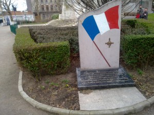 Monument consacré aux harkis que j'ai photographié le 19 mars (!) à Tourcoing (*)